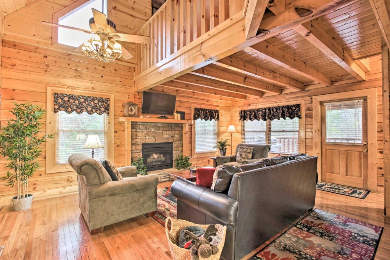 Cabin With Hot Tub About 2 Mi To Island In Pigeon Forge! 外观 照片